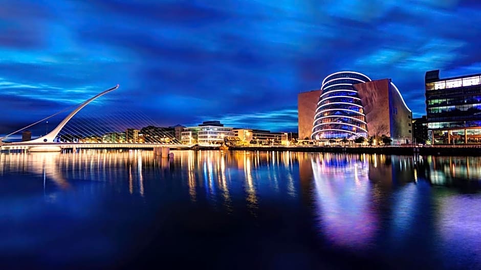 Waterloo Town House & Suites