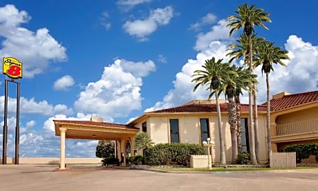 Super 8 by Wyndham Corpus Christi Northwest