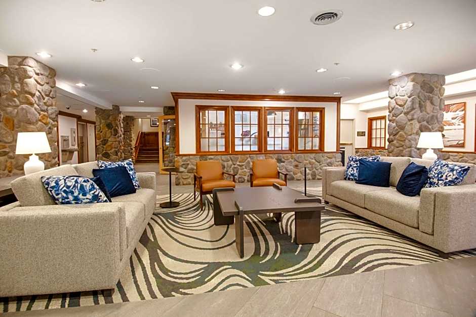 Coast Canmore Hotel & Conference Centre