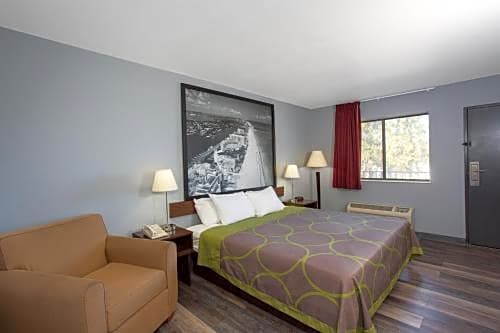Super 8 by Wyndham Naples