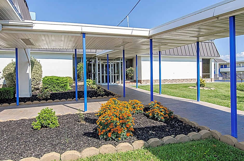 Motel 6-Staunton, VA