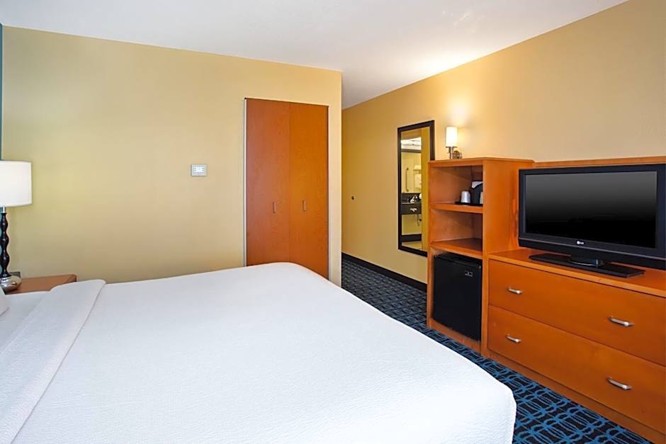 Fairfield Inn & Suites by Marriott Lexington North