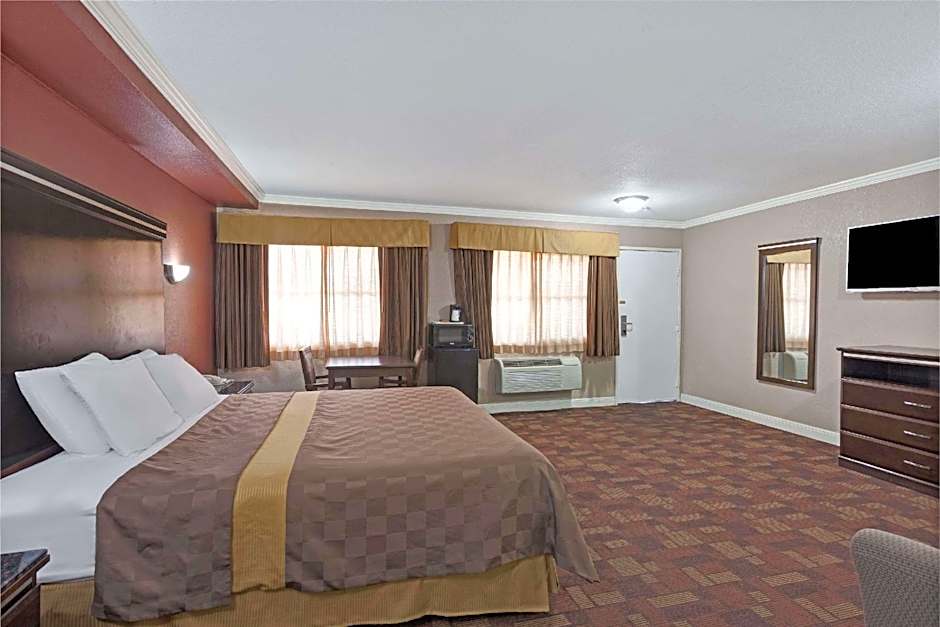 Travelodge by Wyndham Whittier