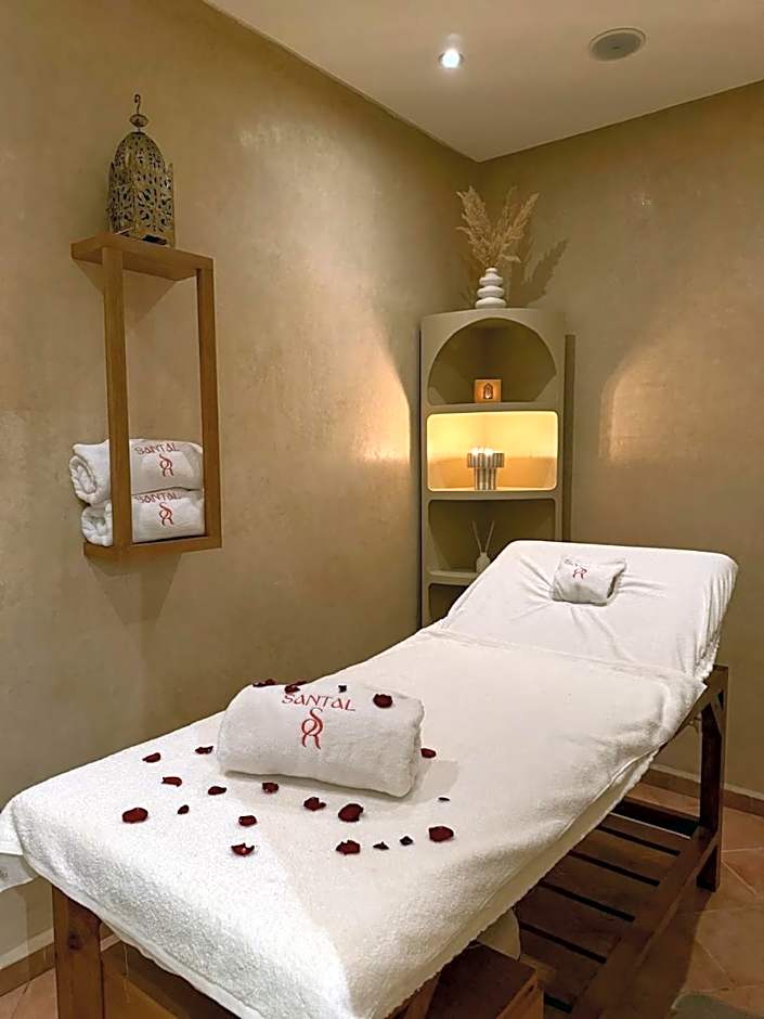 Intouriste Hôtel & Suites