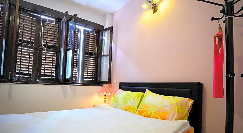 Thirty Three Stewart Houze Guest House