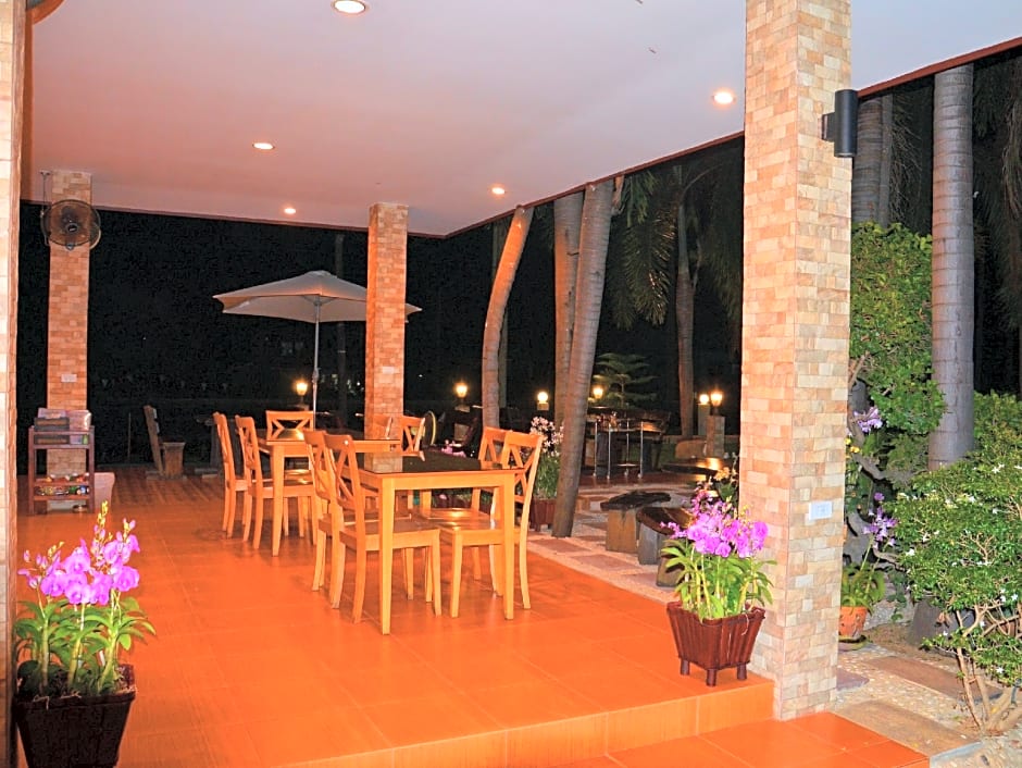 Silver Gold Garden, Suvarnabhumi Airport