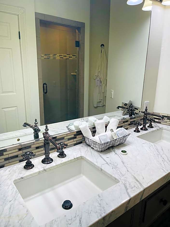 The Chateau at Lake La Quinta