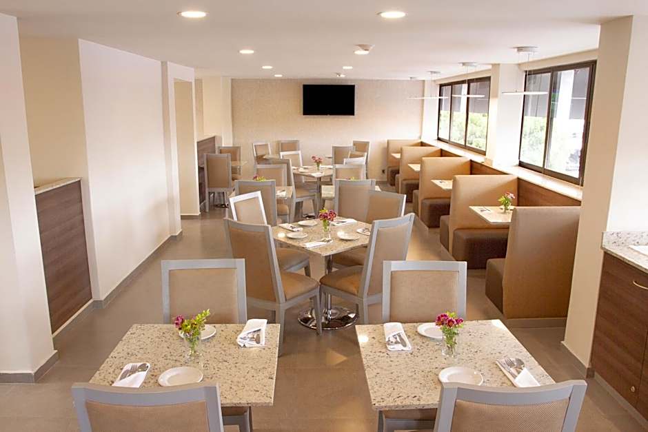 Econo Express Hotel