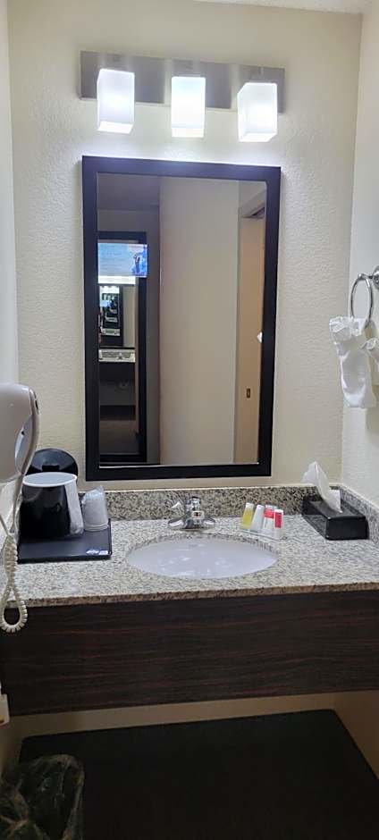 Baymont by Wyndham Pueblo