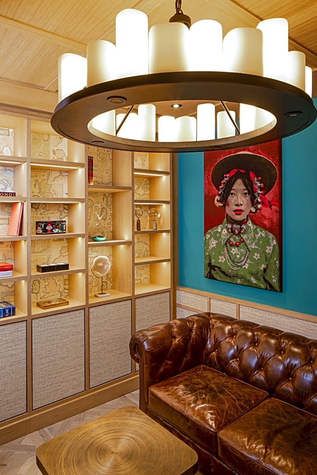 Phileas Hotel
