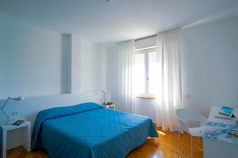 Photo 1 of 10 of Double Room