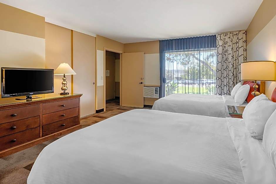 Carlton Oaks Lodge, an Ascend Collection Hotel