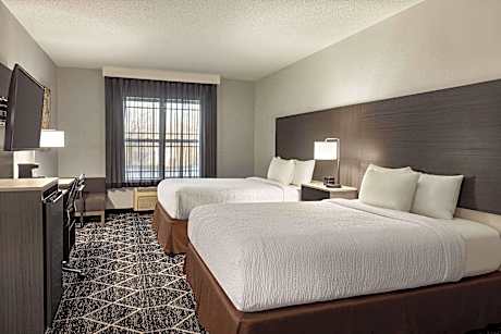 2 Queen Beds Hearing Accessible Room Non-Smoking