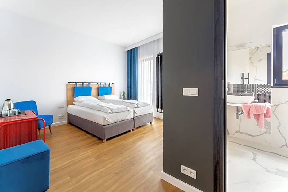 Apart House, Tylna 20