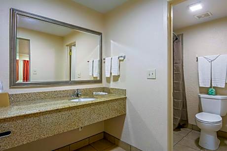 Queen Room with Two Queen Beds - Disability Access - Roll In Shower