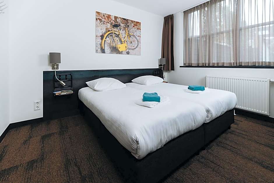 Hotel Blooker