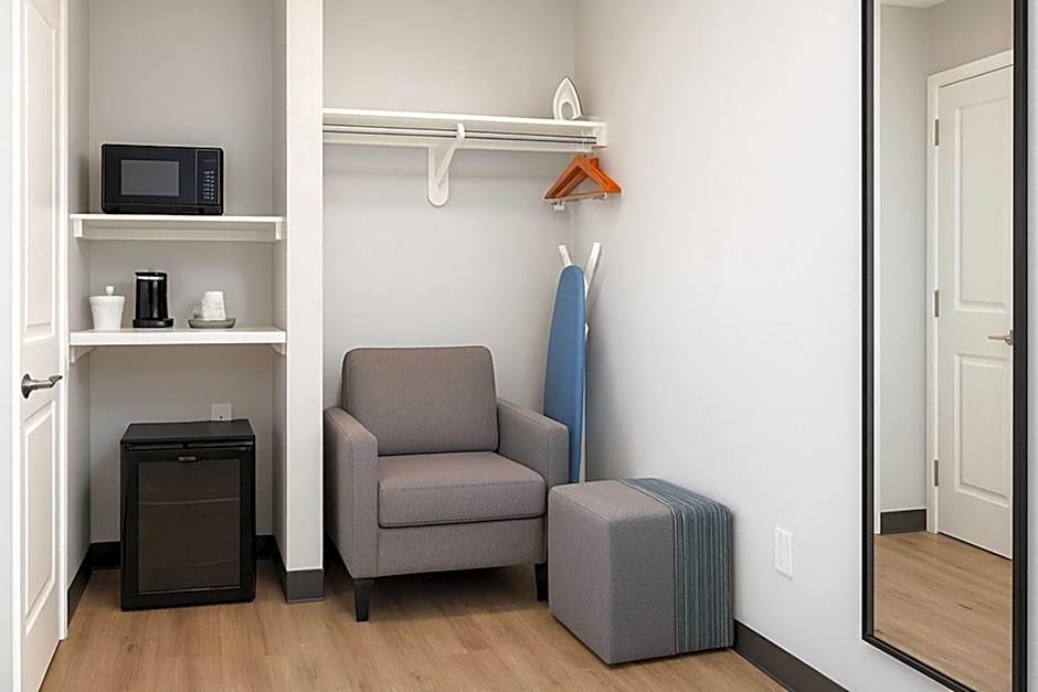 Travelodge by Wyndham LAX South