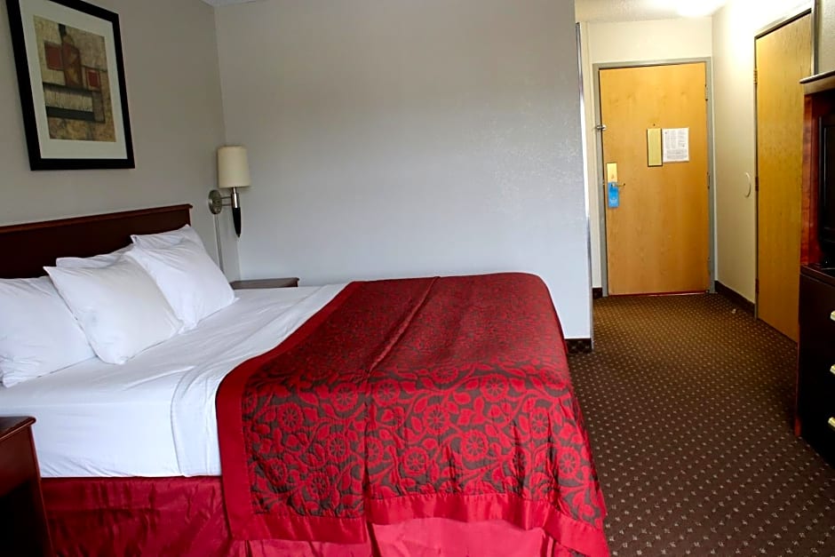 Days Inn & Suites by Wyndham Bloomington/Normal IL