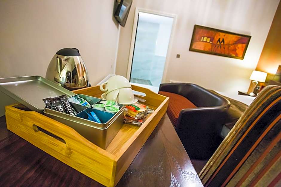 The Duke of Edinburgh Hotel & Bar