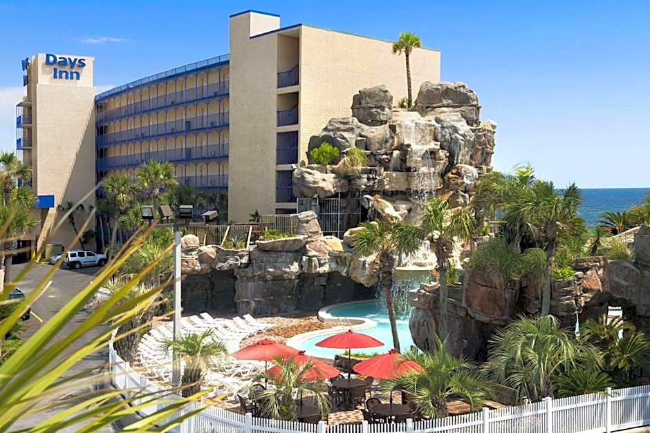 Days Inn by Wyndham Panama City Beach/Ocean Front