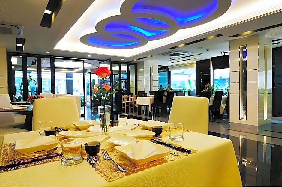 Gusto Pratunam Hotel