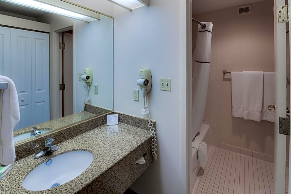 Ashmore Inn And Suites Lubbock
