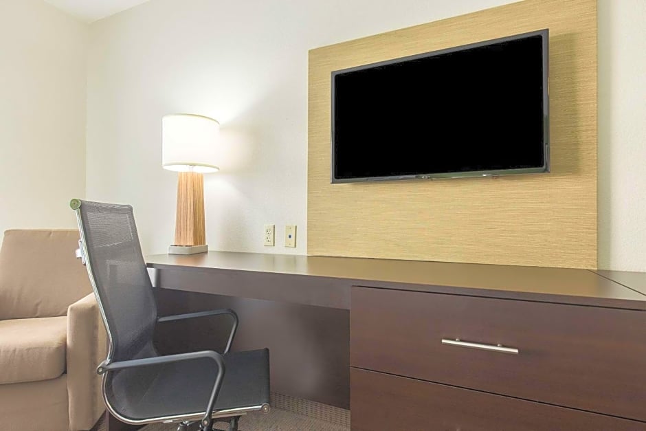 Sleep Inn & Suites