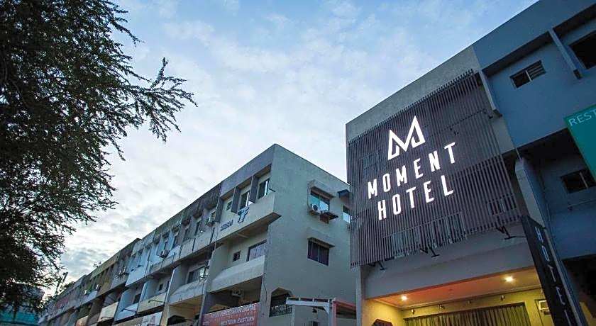 Moment Hotel
