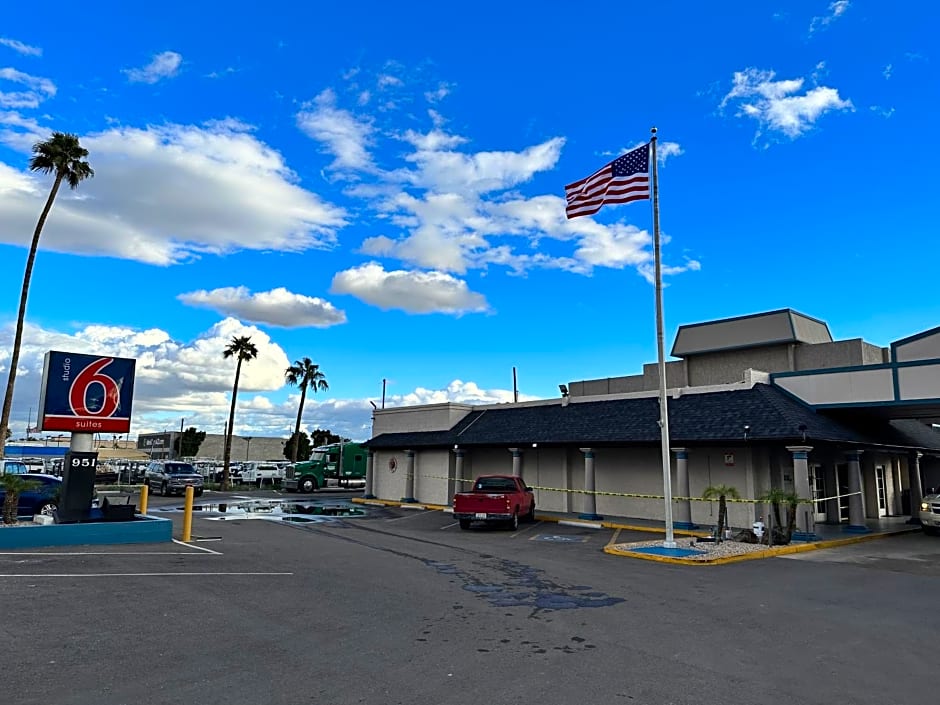 Studio 6 Mesa, AZ ? Near Downtown &amp; Sloan Park