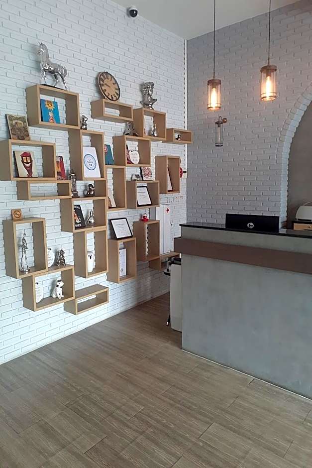 Surachet at 257 Boutique House