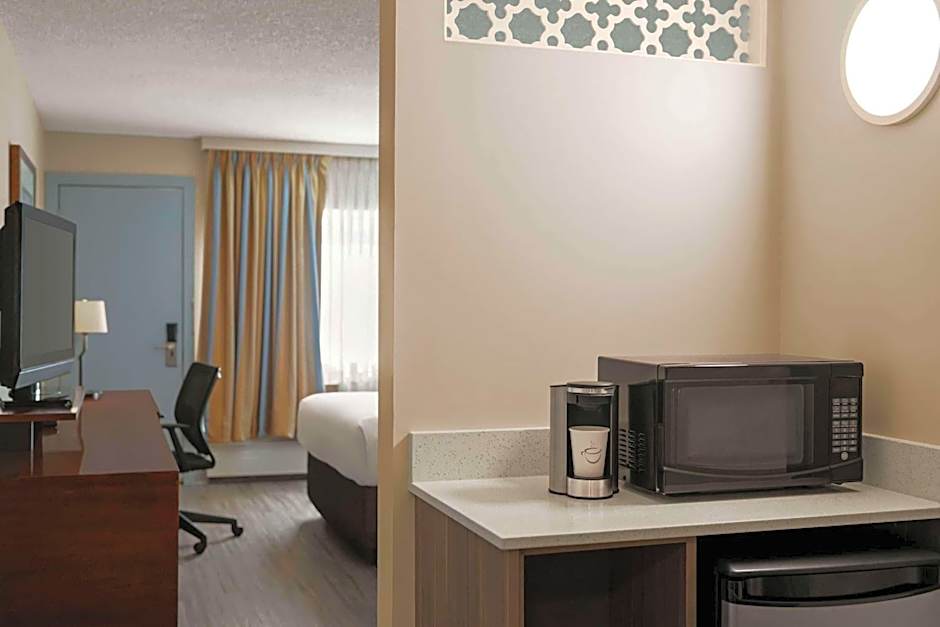 Travelodge by Wyndham Calgary South