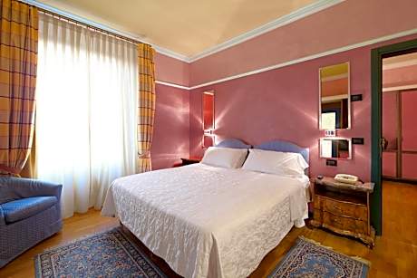 Suite with Turkish Bath and Free Spa Access