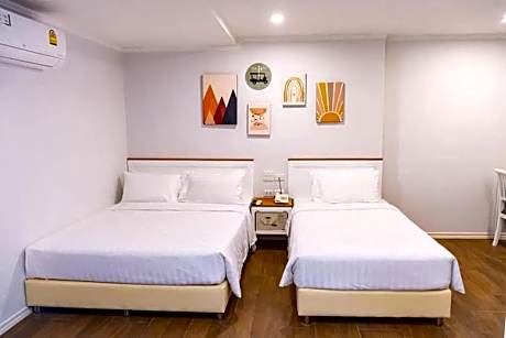 Standard Twin Room