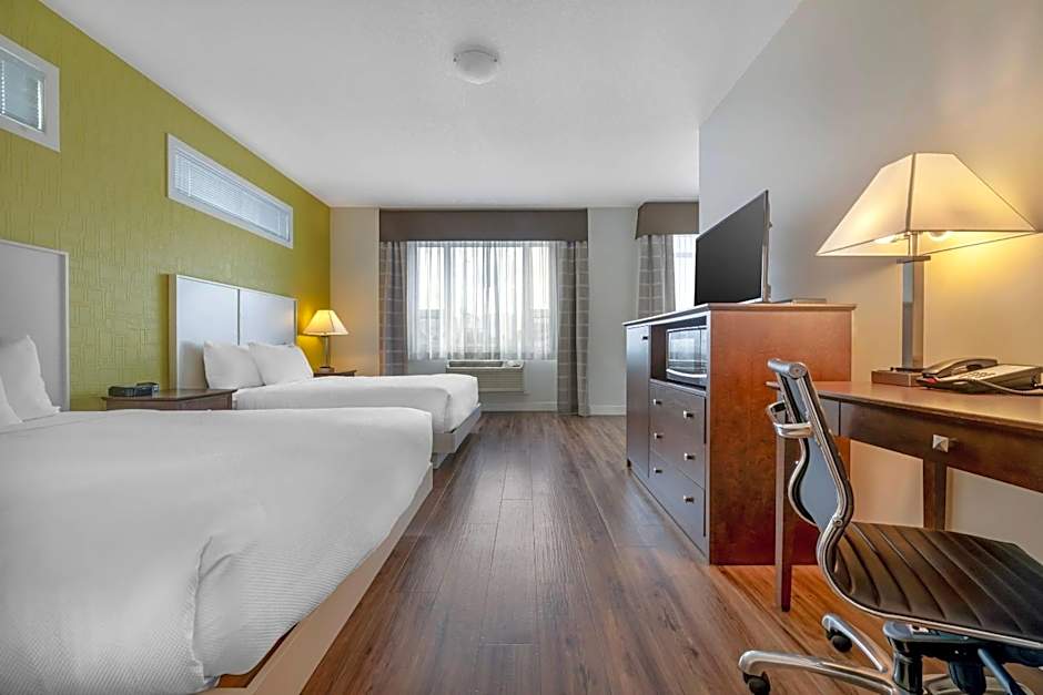 Econo Lodge Inn & Suites