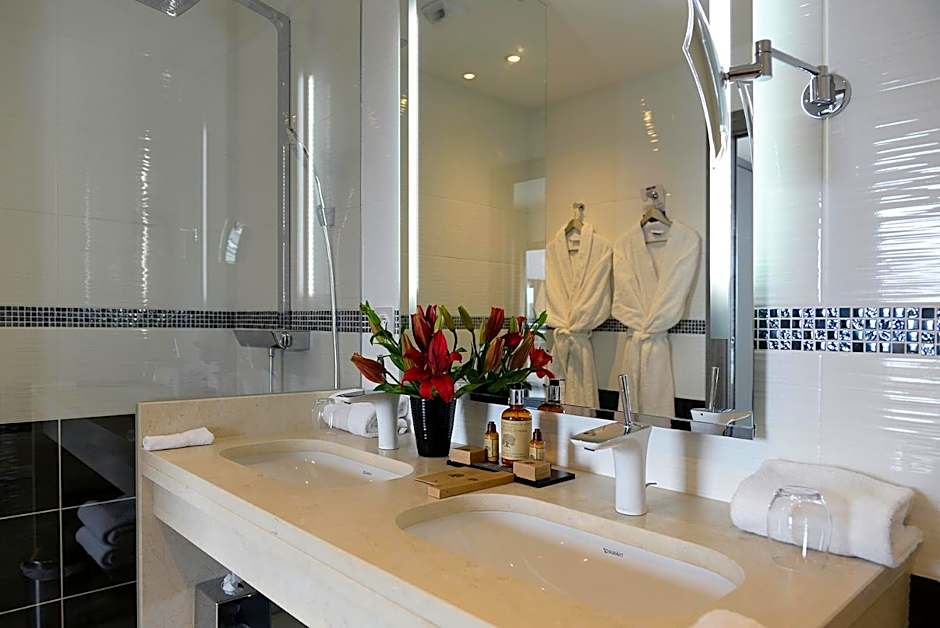 Kyriad Prestige Lyon Est - Saint Priest Eurexpo