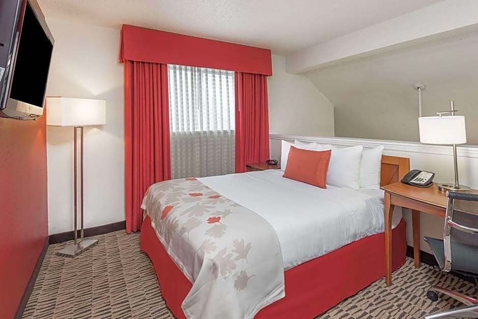 Value Suites Extended Stay St. Louis