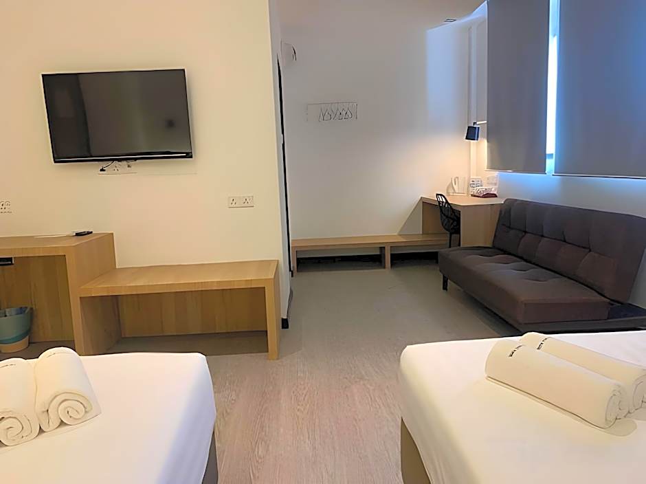 THE DAILY HOTEL