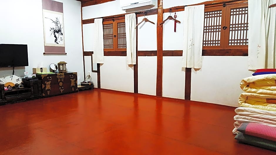 In-Yeon Hanok Guesthouse