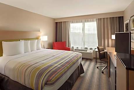 1 King Bed, Suite, Nonsmoking