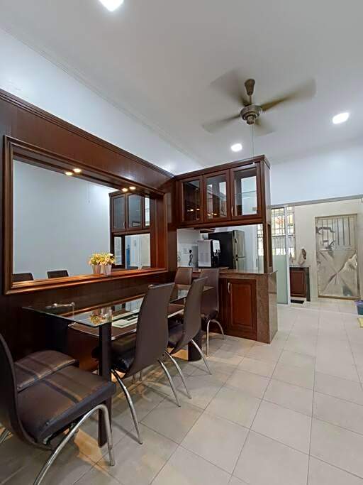 D96 Homestay Tangkak 钻石民宿