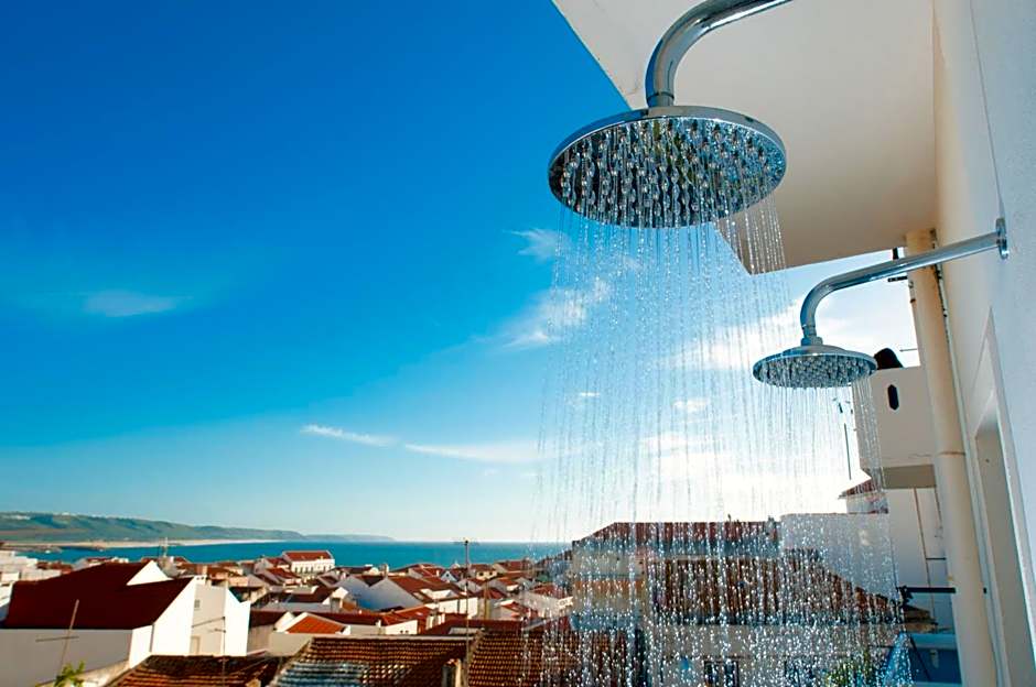 Nazaré Hostel - Rooms & Dorms