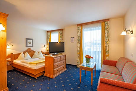 Double Room with Balcony (2 Adults + 1 Child)