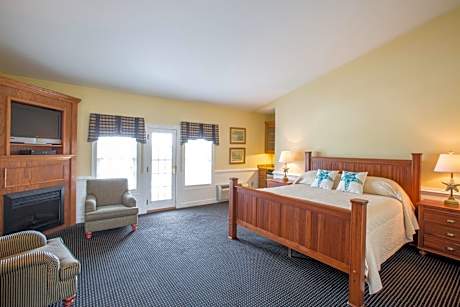 Deluxe King Room with Hot Tub