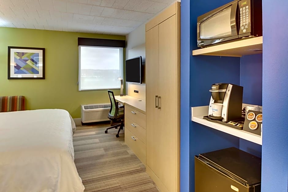 Holiday Inn Express Pittston - Scranton Airport