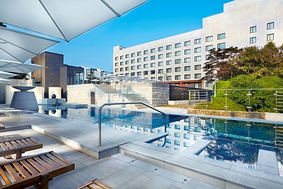 MAISON GLAD JEJU