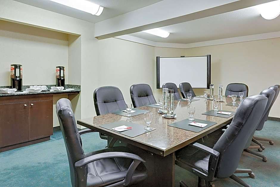 Ramada by Wyndham Kamloops