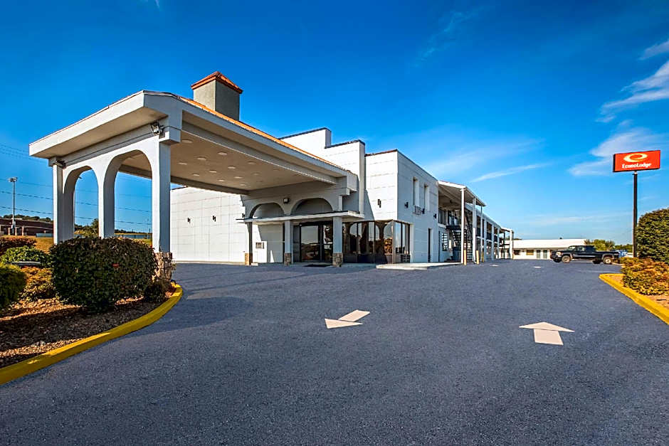 Econo Lodge White Pine Morristown I-81 & I-40 Split
