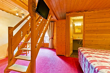 Family Room with Mountain View