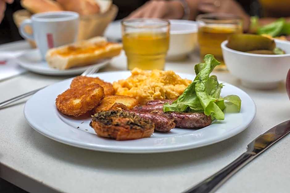 Ramada Hotel & Suites by Wyndham Noumea