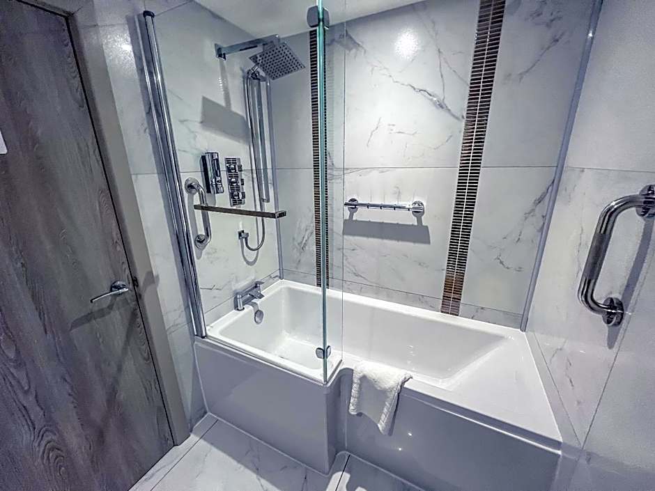 Quayside Hotel & Bar